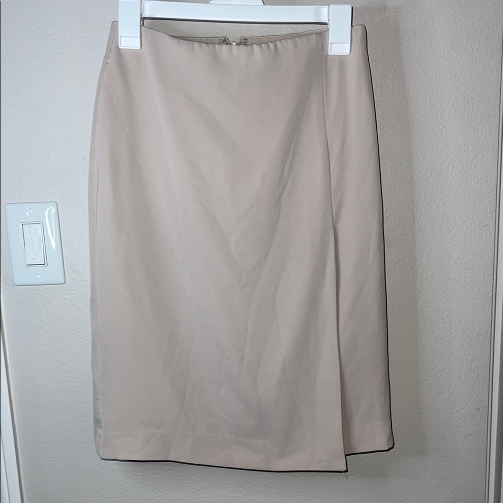 Elegant Cream Skirt with Pockets